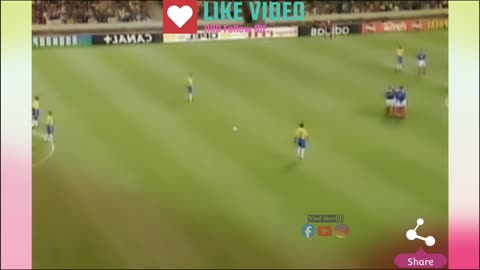 "Roberto Carlos Amazing Free Kick - Master of Curve and Precision | Football Highlights"