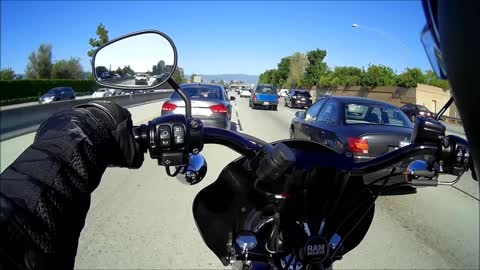 Road Rage - Car is trying to prevent bike from splitting