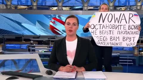 Moments of truth piercing propaganda in Russia: editor interrupts broadcast calling on Russia