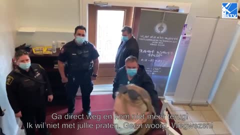 Poolse pastoor zet politie uit de kerk
