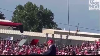 New Video shows Someone walking on Roof 3 minutes before Trump shot