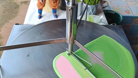 Thai Green & Pink Crêpe: A Delicious Surprise! Subscribe for More!