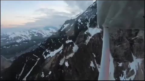 Pilot Flies Over Antartica Ice Walls - Whole New World