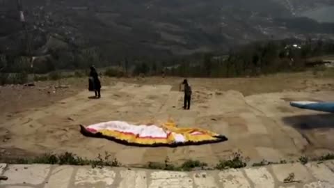 Paragliding landing gone wrong