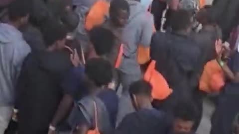 Lampedusa island In the last few hours received an additional 1300+ illegal Muslim immigrants