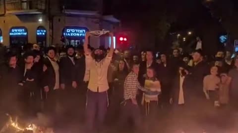 Orthodox Jews burned Israeli flags today in Jerusalem