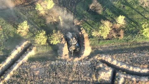 HIMARS Strike on a Dug-In Russian Tank