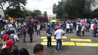 Marcha de docentes exige cumplimiento de acuerdos