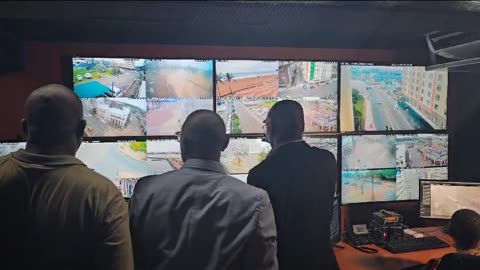 Durban mayor conducts oversight visit to CCTV camera control room