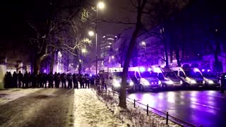 Poles clash with police in abortion ban protest