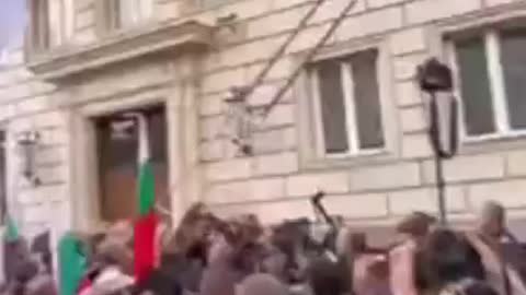 Bulgarians protesting against the supply of weapons to Ukraine