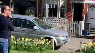 92-year-old grandpa gets sung 'happy birthday' from a distance