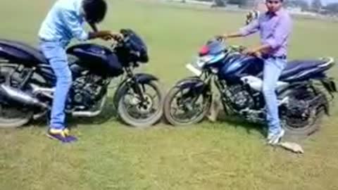 Pulsar vs discover 125st