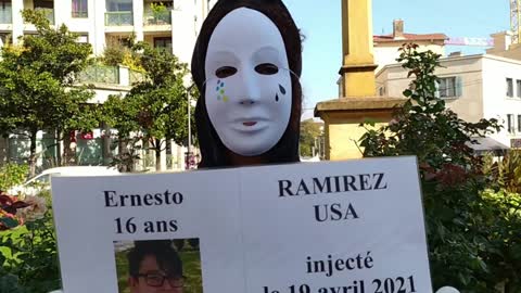 Les Masques Blancs Lyon Action pancartes sur RP de l'hôpital de la Croix Rousse le 16 Octobre
