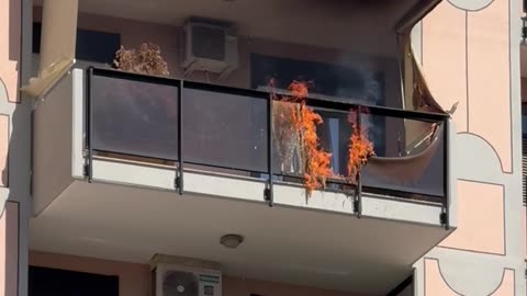 Plastic Balcony Railings Catch Fire in the Heat