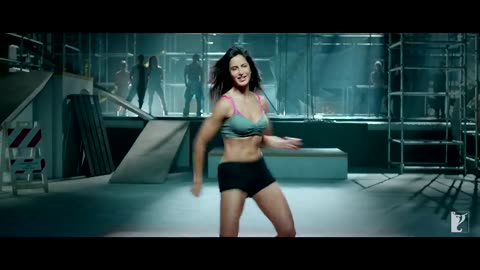 Kamli_Song___Dhoom_3___Katrina_Kaif%2C__Aamir_Khan___Sunidhi_Chauhan___Pritam___Amitabh_Bhattacharya