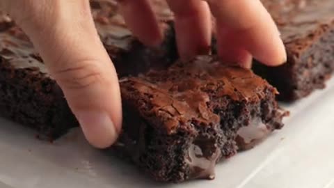 Discover Theobroma's Amazing Overload Brownie Online at Best Prices in India| Theobroma