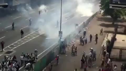 video, claiming to show huge clashes between protestors and police today is going viral.