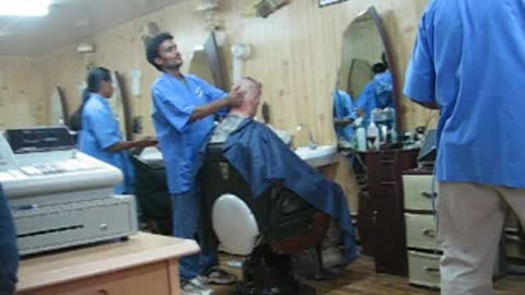 055 Hair Cut in Iraq 9 Aug 2006