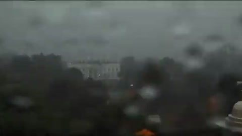 Washington DC: Lightning strike injures 4 people in Lafayette Park in front of White House