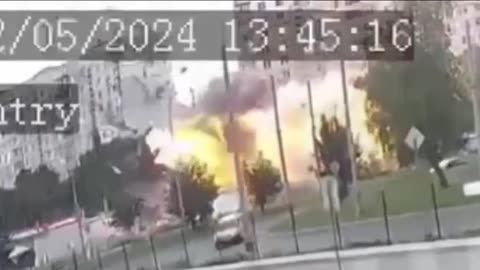 CCTV footage of a Russian UMPB D-30 glide bomb hit in Kharkiv City