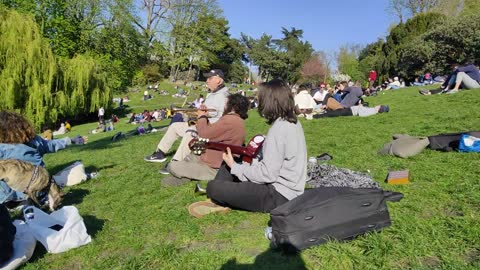 Buttes Chaumont music