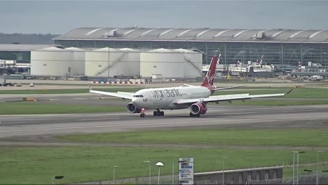 HEAVY CROSSWIND #Heathrow #Airport #Landing Virgin atlantic