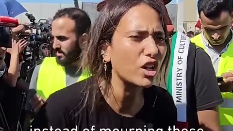 Protester at the Egypt-Palestine border confronts CNN international correspondent Clarissa Ward