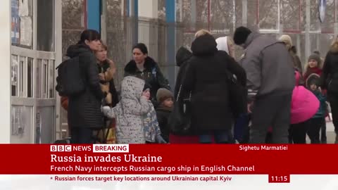 Ukrainian refugees rush to borders to flee Russia's war- BBC News