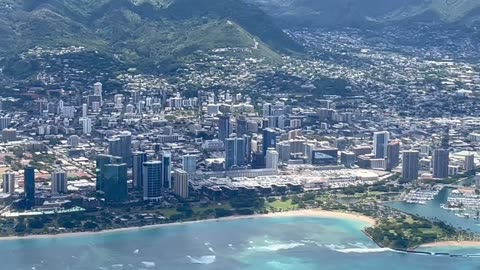 35,000 feet in the air, heading from Honolulu to San Francisco