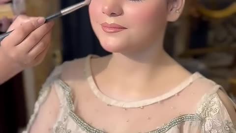 extra glam makeup tutorial short video mp4.