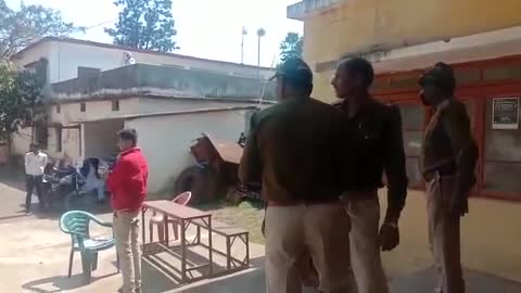 Fight between an Advocate and a Police officials
