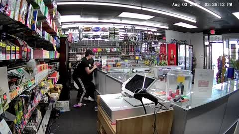 Las Vegas Smoke Shop Owner Stabs Thief Who Who Jumped Over Counter
