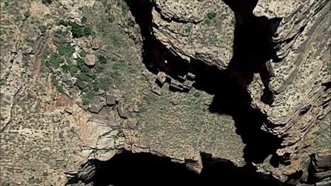Des ruines antiques inconnues situées dans un endroit éloigné du Grand Canyon