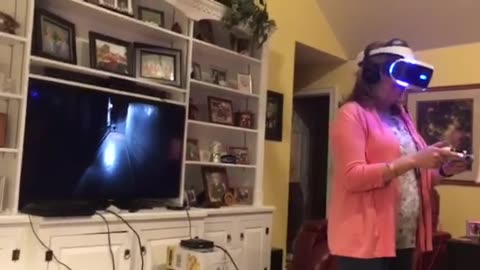 Mom Completely Freaks Out While Playing VR Horror Game