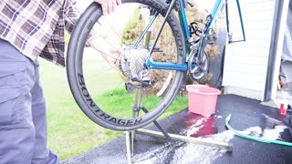 How to Painlessly Clean & Lube your Road Bike, Disc Brakes and Electronic Shifters