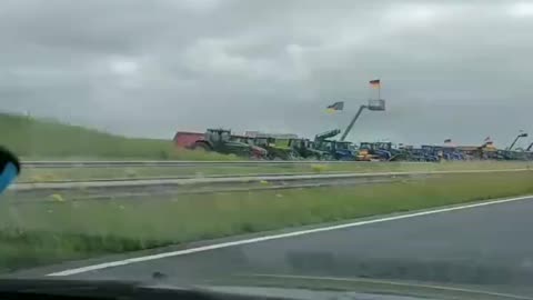 German farmers join the Dutch on the boarder!