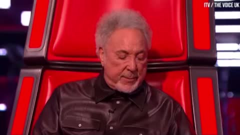 Sir Tom Jones leaves Voice UK viewers 'sobbing' with tribute to his late wife.