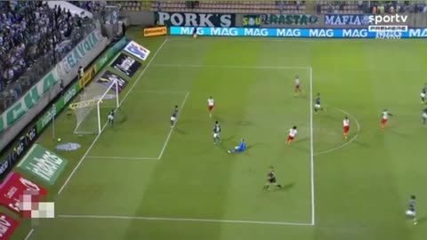 Ex-Inter, Marcelo lomba leva gol em lance bizarro