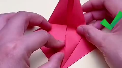 Origami teaching little swallow