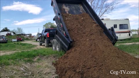 Graham Family Farm: Sunday's Fun Moving Manure