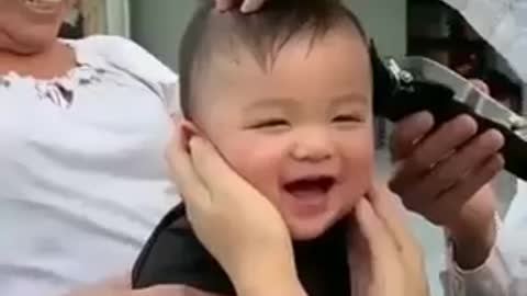 The Cutest Baby reaction to hearcut