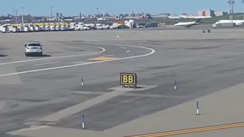 "Exclusive Footage: Trump's Private Aircraft at LaGuardia Airport!"