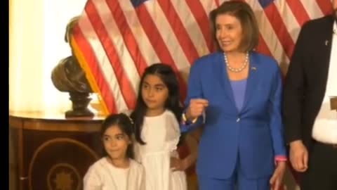 Pelosi Elbows Daughter Of New Hispanic GOP Rep During Photo Op, Mayra Flores Responds 'Like A Queen'