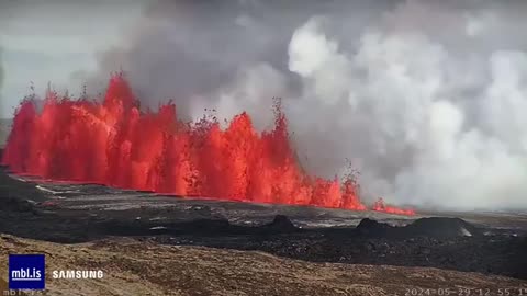 Video of volcano eruption in Southwestern Iceland