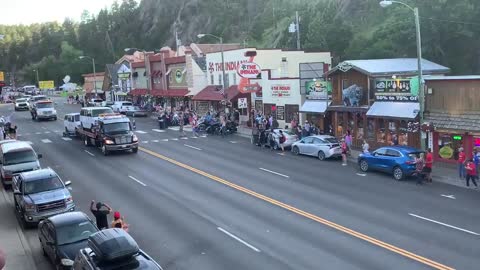 Protestors Block Mount Rushmore With Vans And Get Immediately Towed