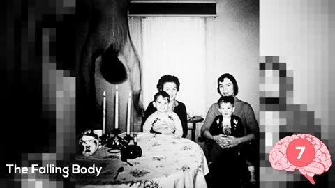 10 Of The Most Mysterious Photos That Should Not Exist