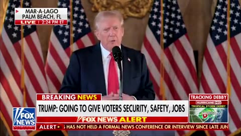 Trump CLAPS BACK With EPIC Response When Asked About Kamala's Crowd Size