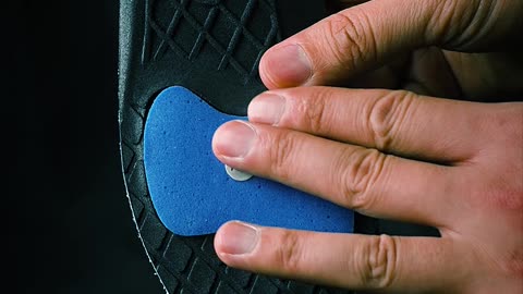 Cushioning insole display introduction
