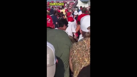 Eyewitness captures Donald Trump assassination attempt at rally